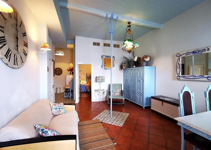 Charming Portuguese Style Apartment, For Rent Vida à Portuguesa, Sardinha Local Appartamento *