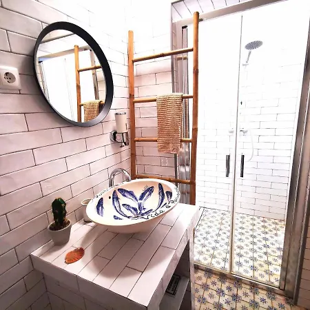 'sardinha' Charming Portuguese Style For Rent 'vida A Portuguesa' Local Apartamento